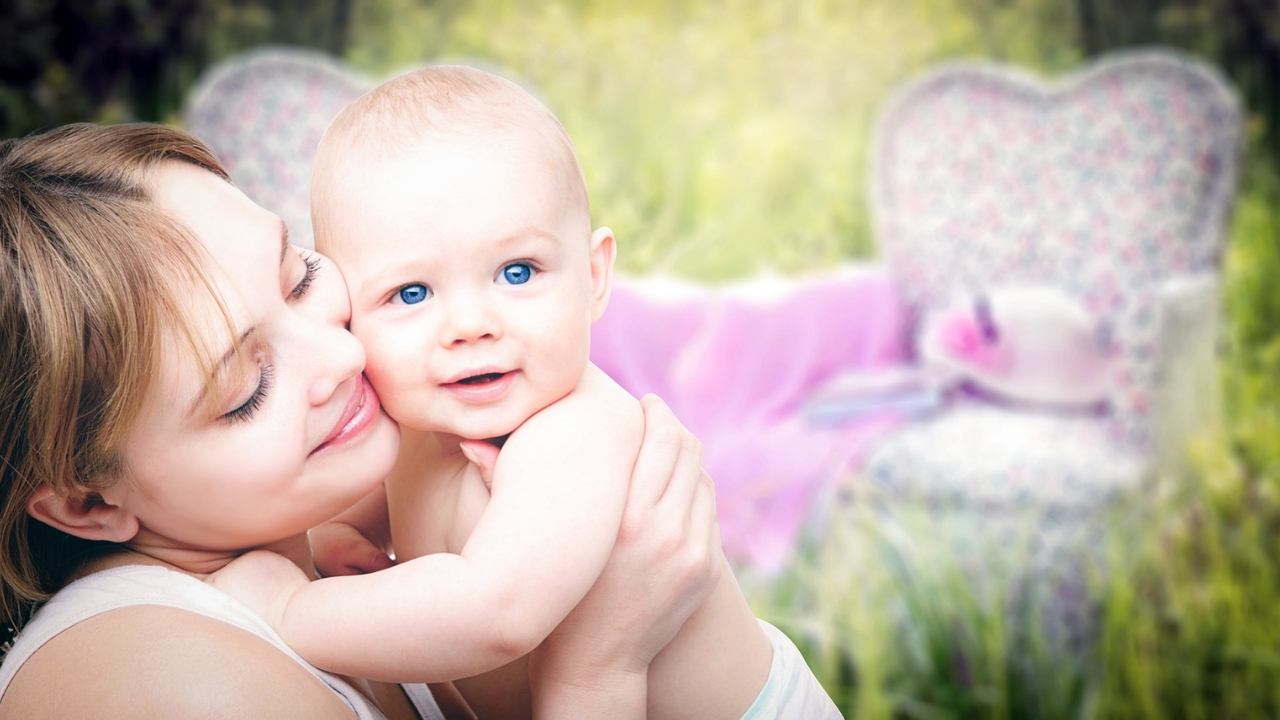 donner le seins à bébé